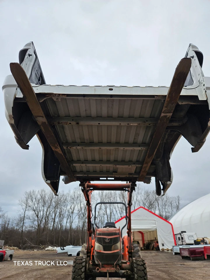 2014-2019 Chevrolet Silverado 1500 2500 3500 HD 6' 6" Short Bed - Image 4 of 4