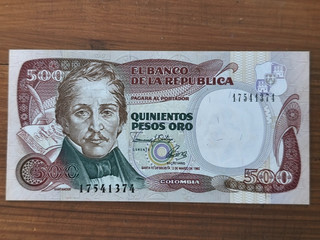 Colombia 500 pesos oro risque déchirure pliure etc..