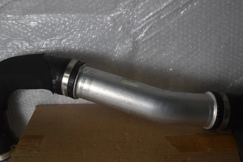 PORSCHE PANAMERA 4S INTER 冷却器软管降速器 2017 - 2023 原始设备制造商 971 145 708 — 第 3/4 张图片