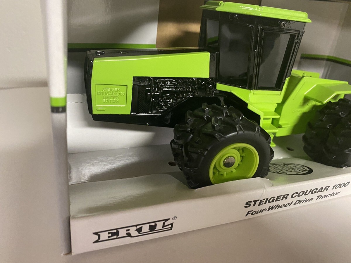 【激レア】FORD（フォード）8630　トラクター　1/32スケール　ERTL社 1/32 Ford 8630 Tractor With Loader & Attachments - Dalton's