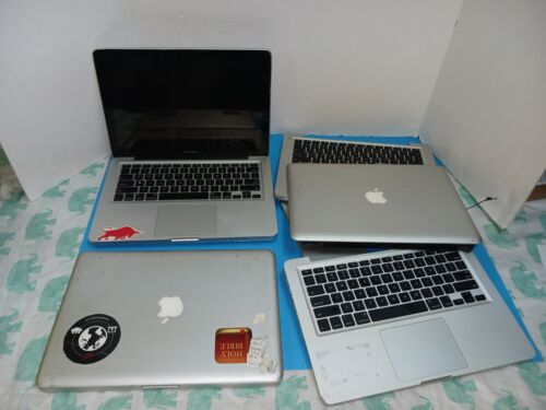 MacBook Pro LOT  OF  parts there is 3 screens other apple parts FOR REPAIR LOT 1 - Picture 1 of 7