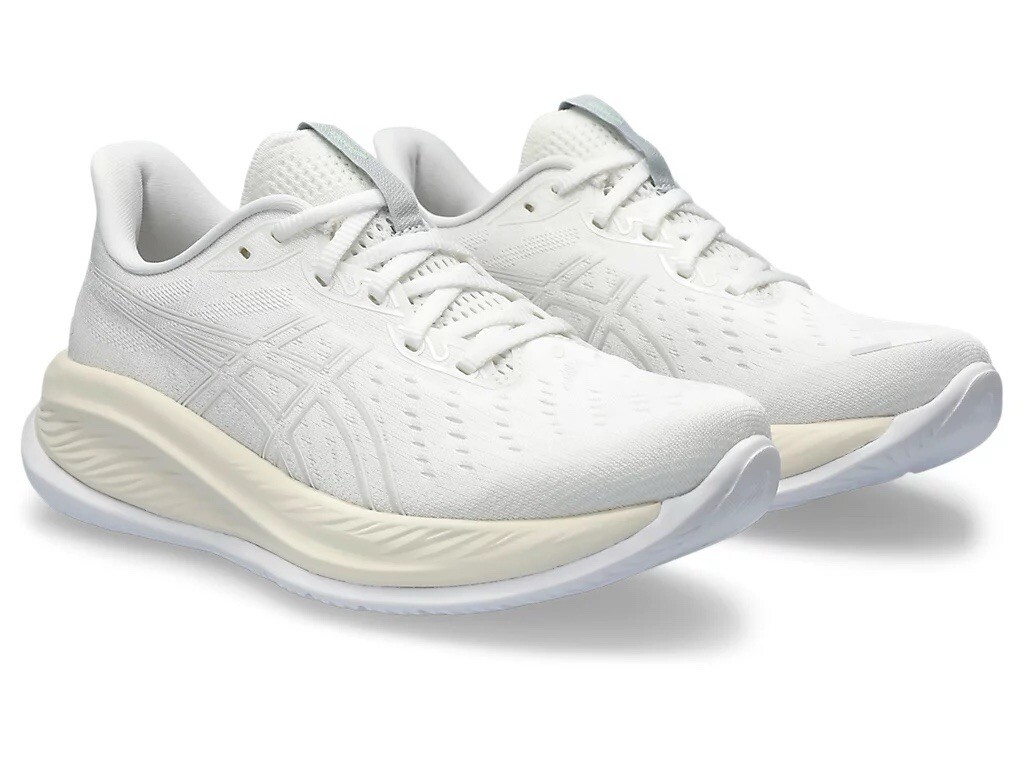 EUC Asics Gel-Cumulus 26 in White Running Shoe - Women