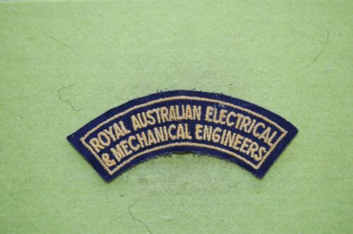 Battle Dress Uniform  title -  Royal Australian Electrical Mechanic - No Border. - Picture 1 of 2