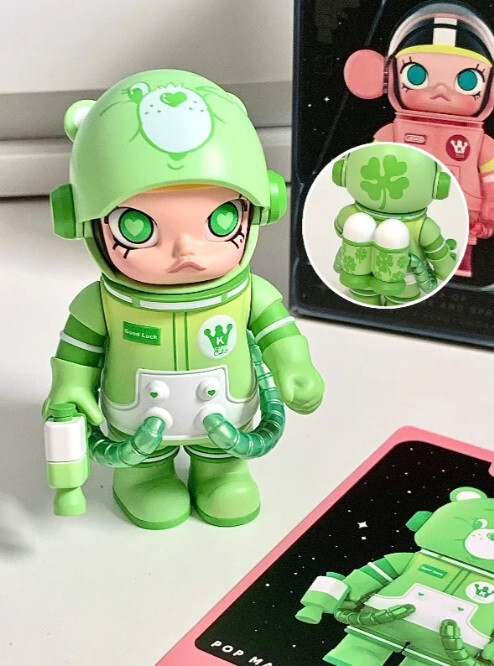 POP MART x Molly 100% Mega Space Series 3 Good Luck Bear