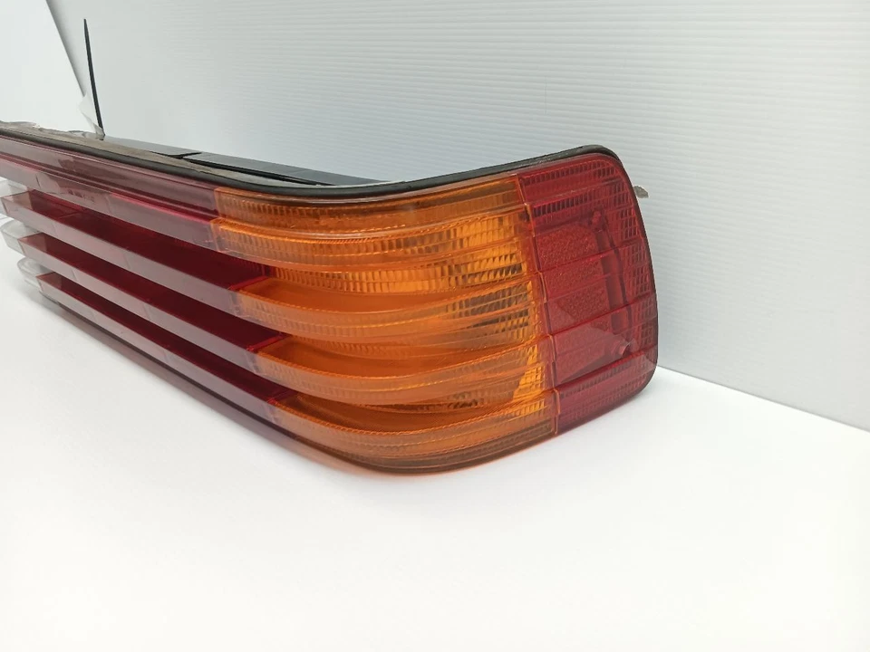 Luz trasera derecha Mercedes R107 380SL 450SL 560SL 1986-1989 pasajero OEM Foto 2 de 4