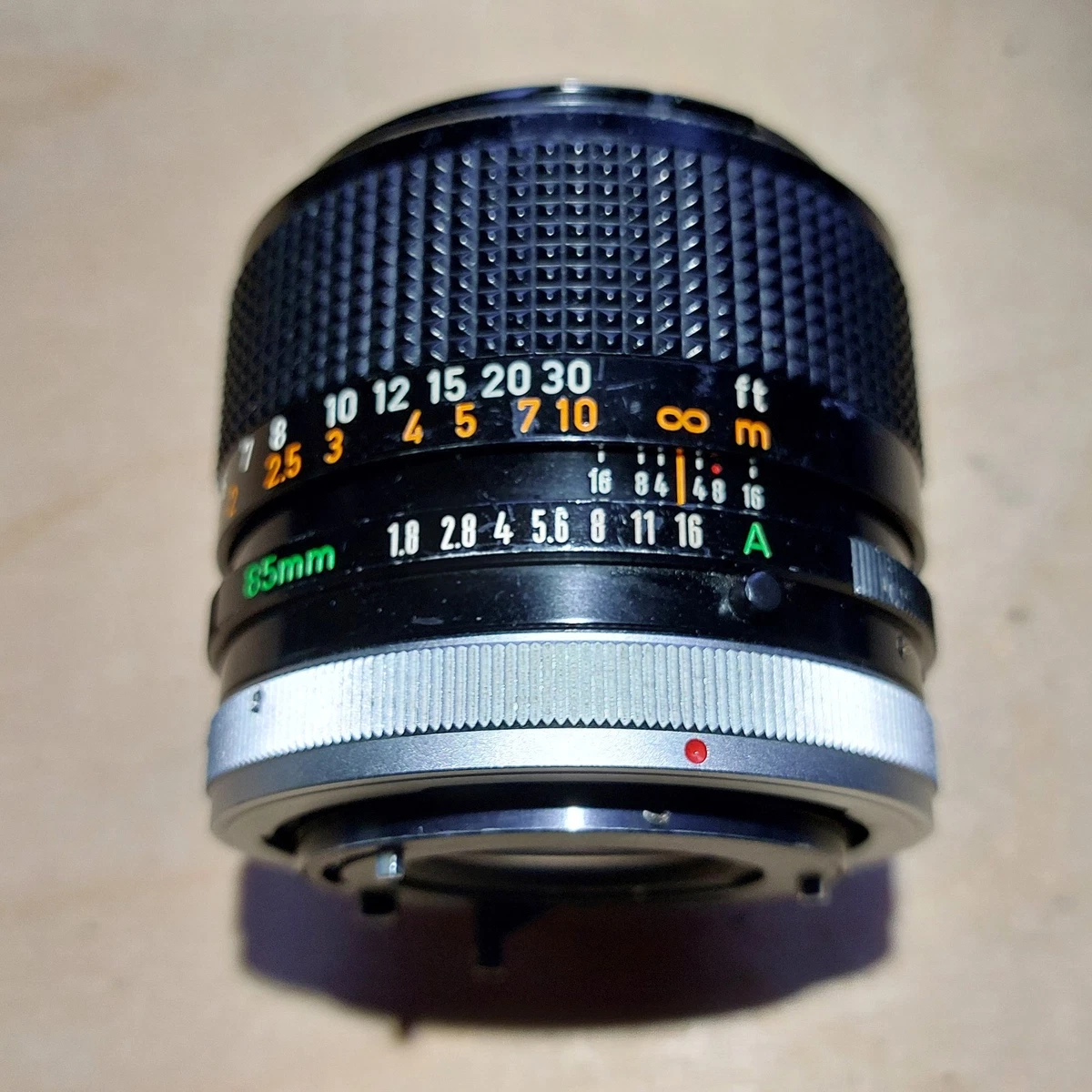 Lot 371 - A Canon FD 85mm f/1.8 S.S.C. Lens