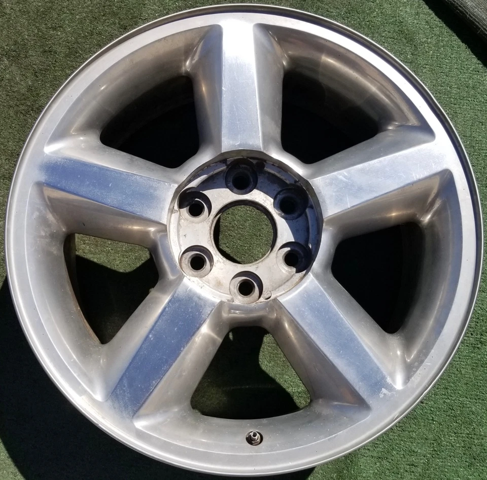 Rueda de fábrica OEM Chevrolet Tahoe 20 pulgadas Avalanche Suburban pulida LTZ GM 5308 Foto 3 de 4