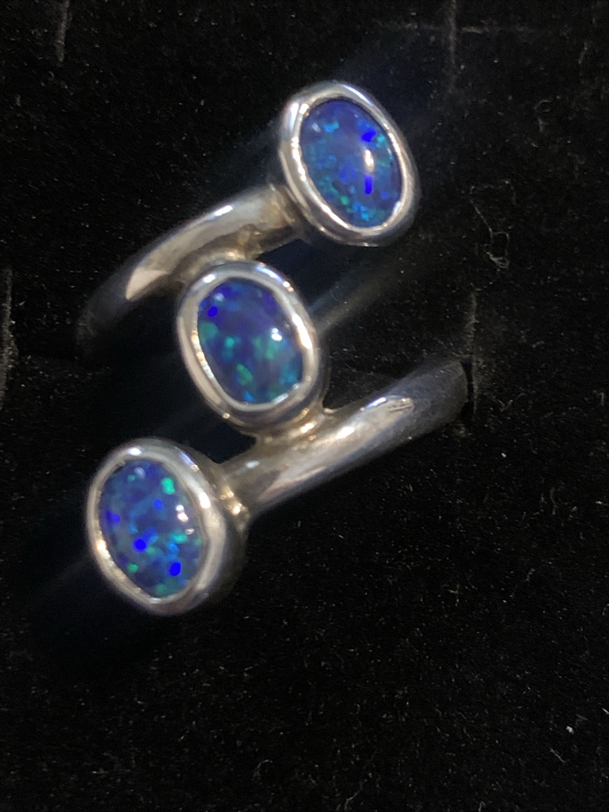 Vintage Sterling Silver Marked 925 Lab Created 3 Blue Fire Opals Ring Size 7.25