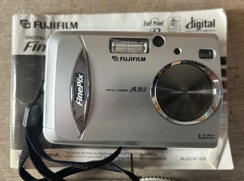 Fujifilm FinePix A303 Digital Camera - Untested - Image 3 of 4