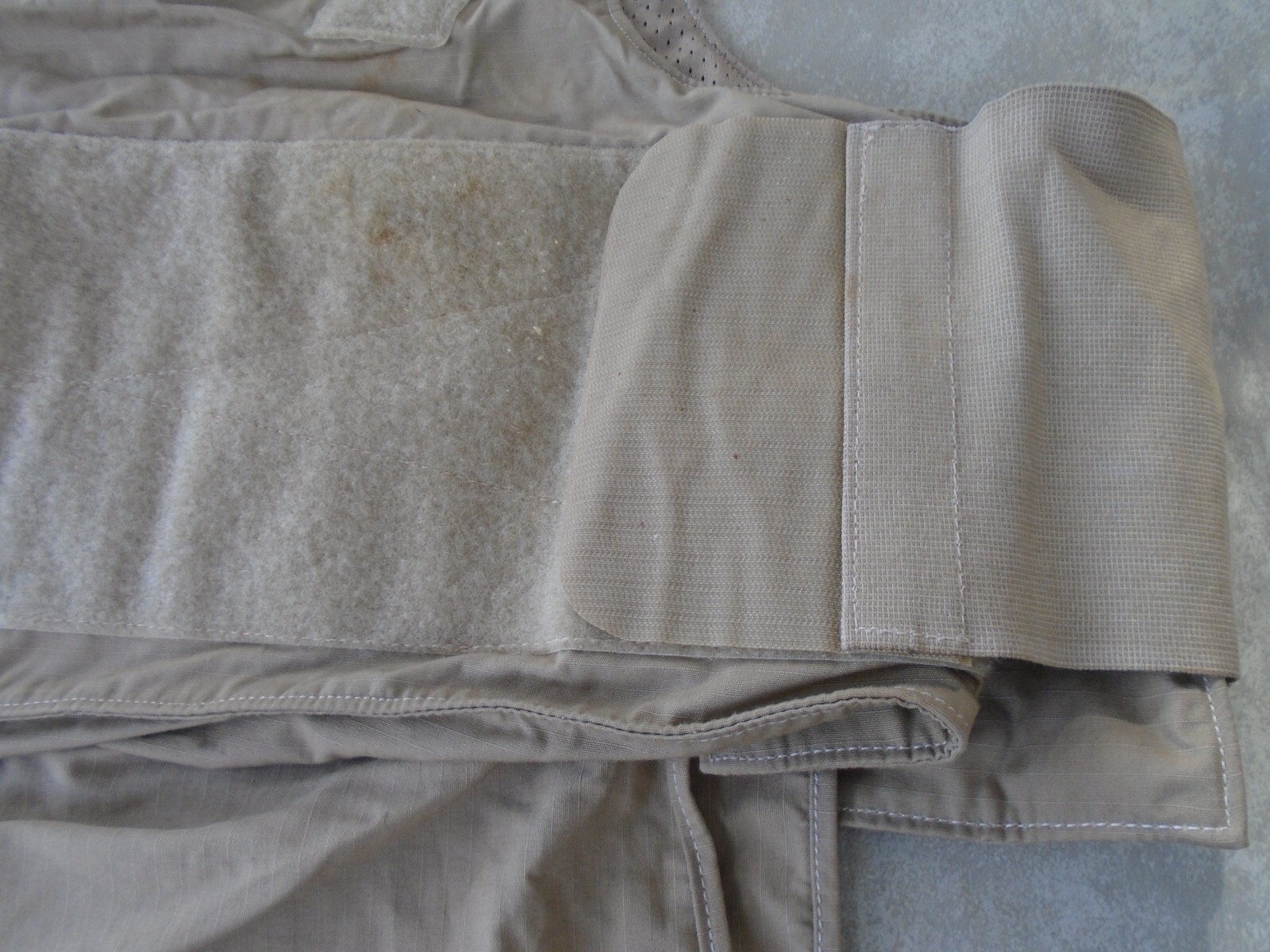 USGI Safariland Low Visibility Body Armor Vest LARGEREGULAR (NO ARMOR