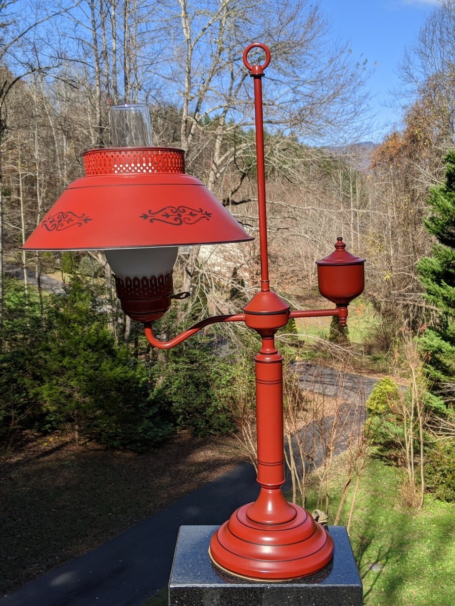 Vintage Colonial-style Deep Red 27