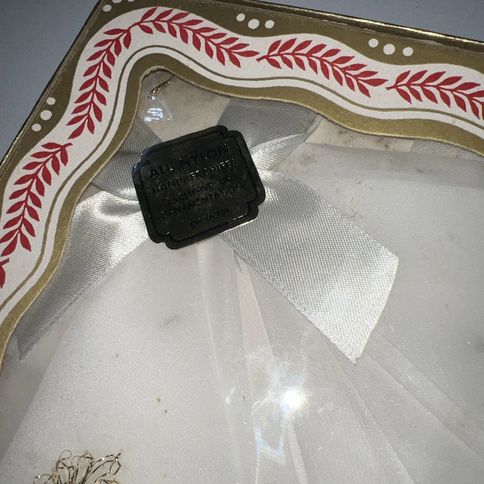 Pañuelos Bordados Vintage Caja Original Flores Set De 3 Pañuelos Nylon Foto 2 de 3