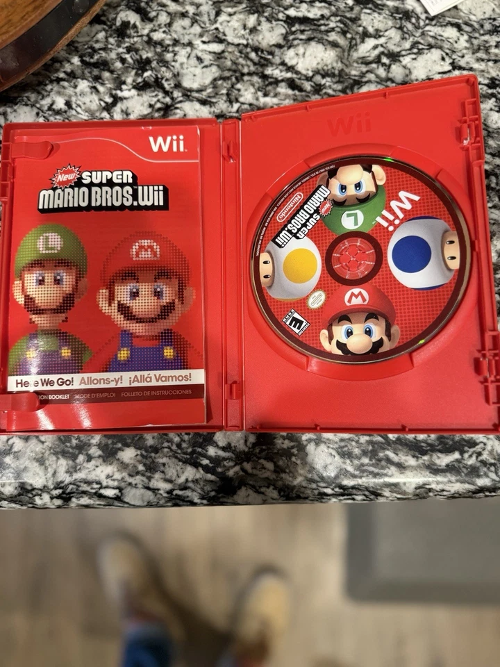 Nintendo Wii Mario Lot 3 Games Mario Kart, Super Paper Mario & Super Mario Bros - Image 2 of 4