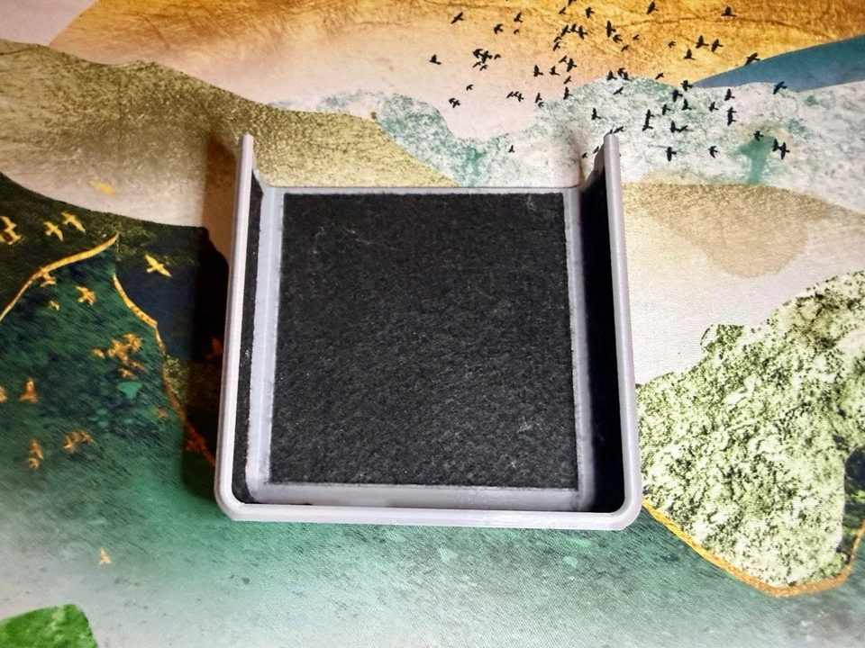 ANALOGUE POCKET CASE, CUSTOM FELT-LINED PLAY-THROUGH GRIP CASE - Image 2 of 2