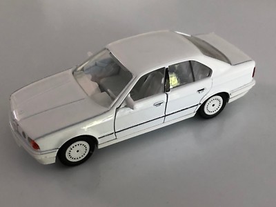 Miniature Schabak 1/43 – BMW 535 I E34 – Ambulance Pompiers – Très Bon état