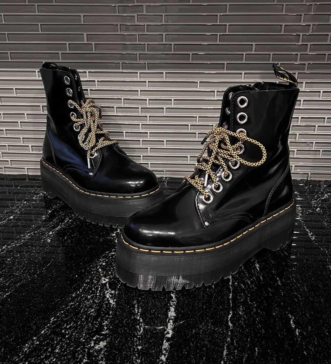 Dr. Martens Jadon Max Platform Boots Lace Zip-Up Smooth Dr. Martens Jadon Max Platform Boots Lace Zip-Up Smooth