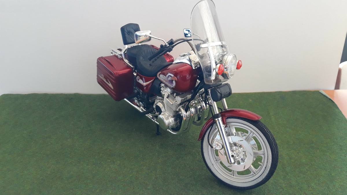 Miniature Moto Yamaha Custom 1/6 - GUILOY, Chromée 4 Cylindres, Collection