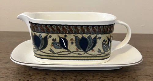 Vintage Mikasa Intaglio Arabella CAC01 Gravy Boat & Underplate GREAT CONDITION