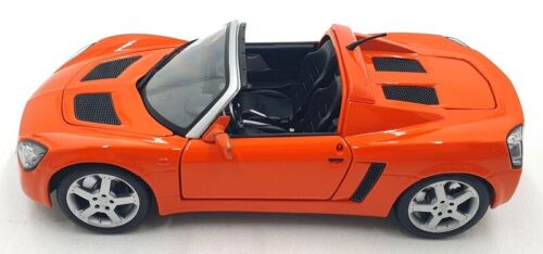 Maisto 1/18 Scale Diecast DC23224A - Opel Speedster - Orange - Picture 3 of 5