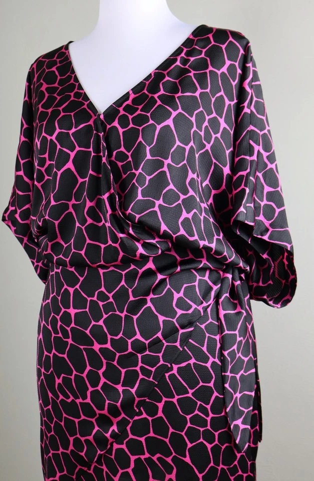 Vestido envolvente MICHAEL MICHAEL KORS NUEVO CON ETIQUETAS $150 con textura sutil estampado animal talla 2X Foto 2 de 4