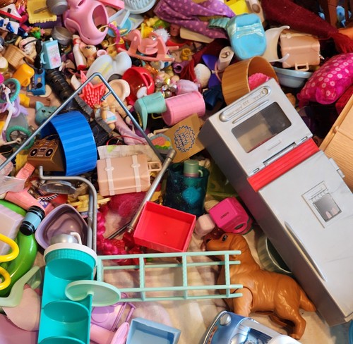 Lot of Doll Items - Lol Dolls, shopping, barbie, bratz - More The 12 Lbs - Picture 5 of 15