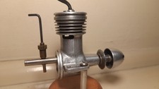 Vintage ED MK1  S1   .98cc Bee Model Engine  # 1C 680 / 50