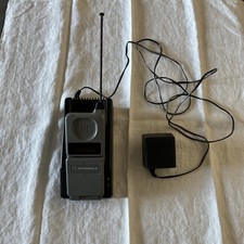 VINTAGE MOTOROLA DIGITAL PERSONAL COMMUNICATOR MOBILE FLIP PHONE WITH CHARGER