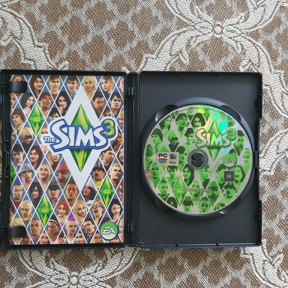 The Sims 3 PC Bundle - 1 x Sims 3 Game + 2 Expansion Packs (All With Manuals) - Image 4 of 4