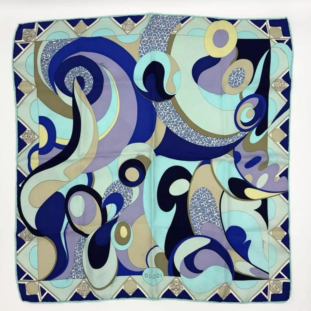 Foulard GUCCI tissu authentique mode motif all over marque GG bleu 02K