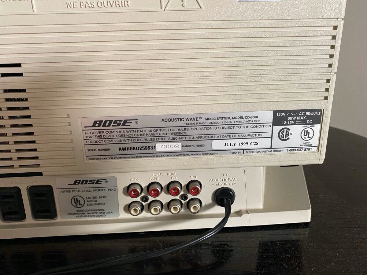 Bose Acoustic Wave Music System CD-3000 & Pedestal & Manual Bose Acoustic Wave Music System CD-3000 & Pedestal & Manual