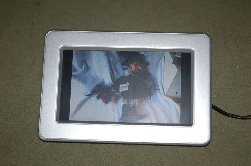 Logik 7" Digital Photo Frame model no PF-A720C good working order & PAT tested - Image 2 of 4