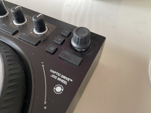 Traktor S4 MK3 DJ Controller With Wheeled Case - Picture 3 of 20