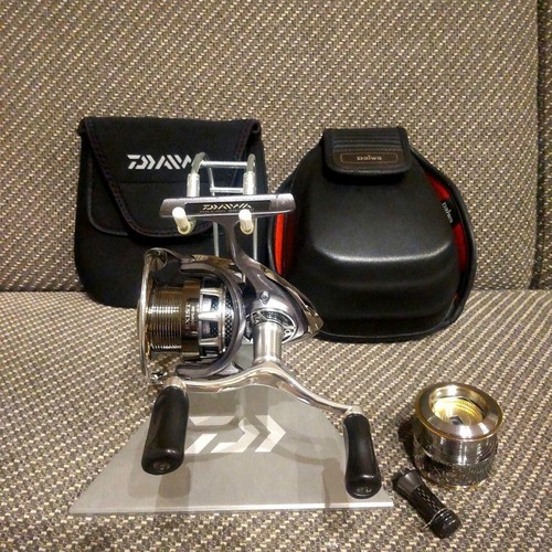 DAIWA 12 Exist 2508PE-DH Silver Spinning Reel Used From Japan - Picture 4 of 20