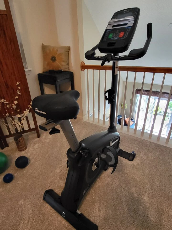 Nautilus - Bicicleta estática U616 - SOLO RECOGIDA LOCAL - ¡REDUCIDA! $149 OBO ($500 nuevo) Foto 4 de 4