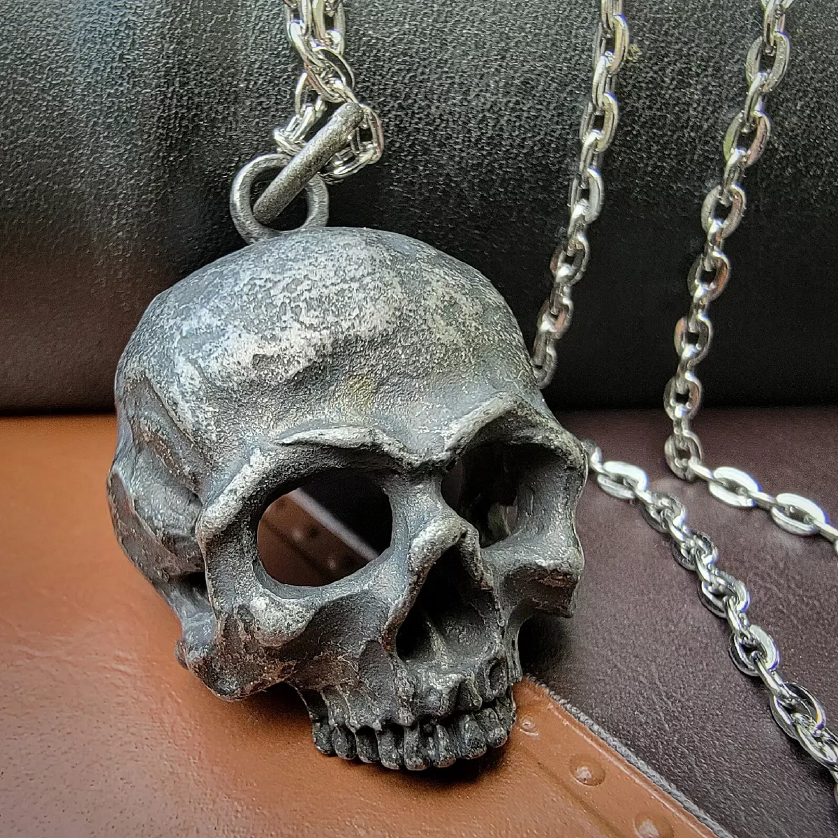 Human skull best sale necklace