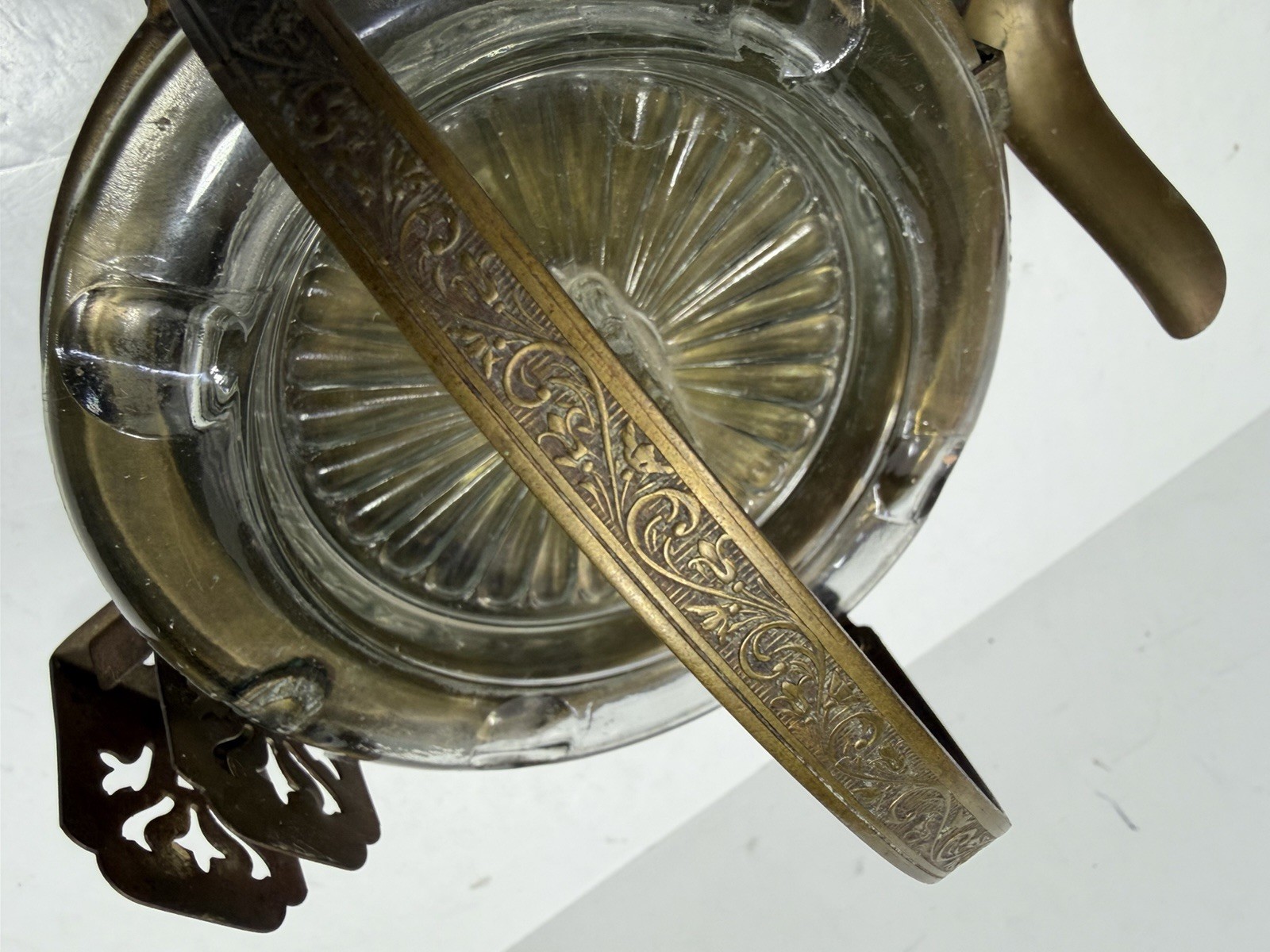 Vintage Brass Ashtray With Pipe & Matches Holder Glass Tray Insert (79)