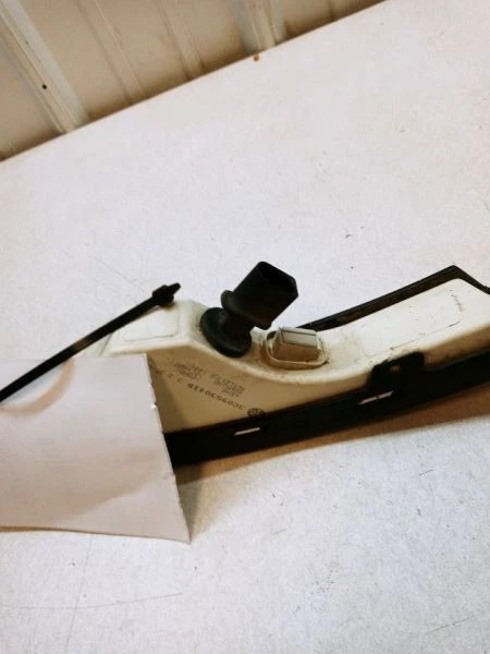 PARAGOLPES INFERIOR VOLKSWAGEN PASSAT 2006-2010 INTERMITENTE FABRICANTE DE EQUIPOS ORIGINALES USADO  Foto 3 de 4