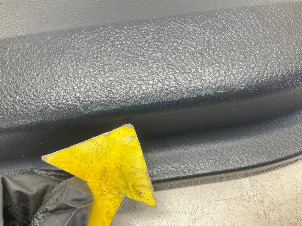 06-08 Panel de puerta interior trasero derecho Lexus RX400h OEM Foto 4 de 4