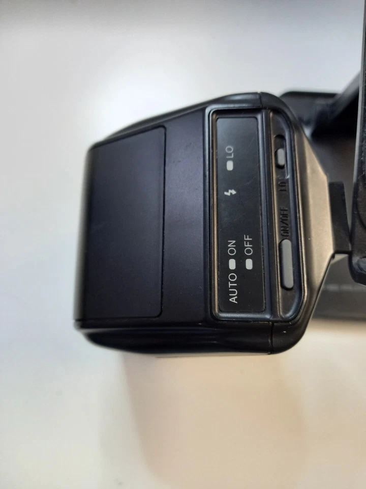 Minolta Elektronik Blitzgerät Minolta Program 3200xi für Dynax, top Leitzahl 32  - Bild 2 von 3