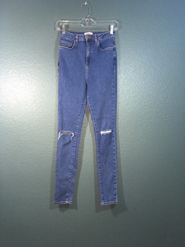 Skinny Jeans w Distressed Knees 