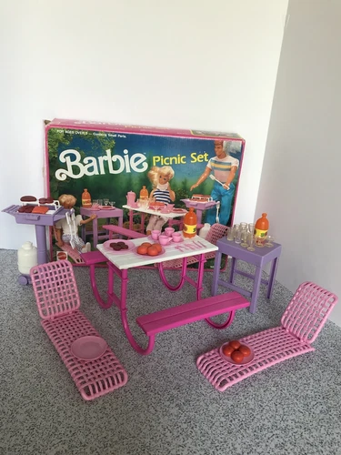 Barbie Vintage 1989 Picnic Set #7751 w/ Original Box; Near Complete (Box Rip).