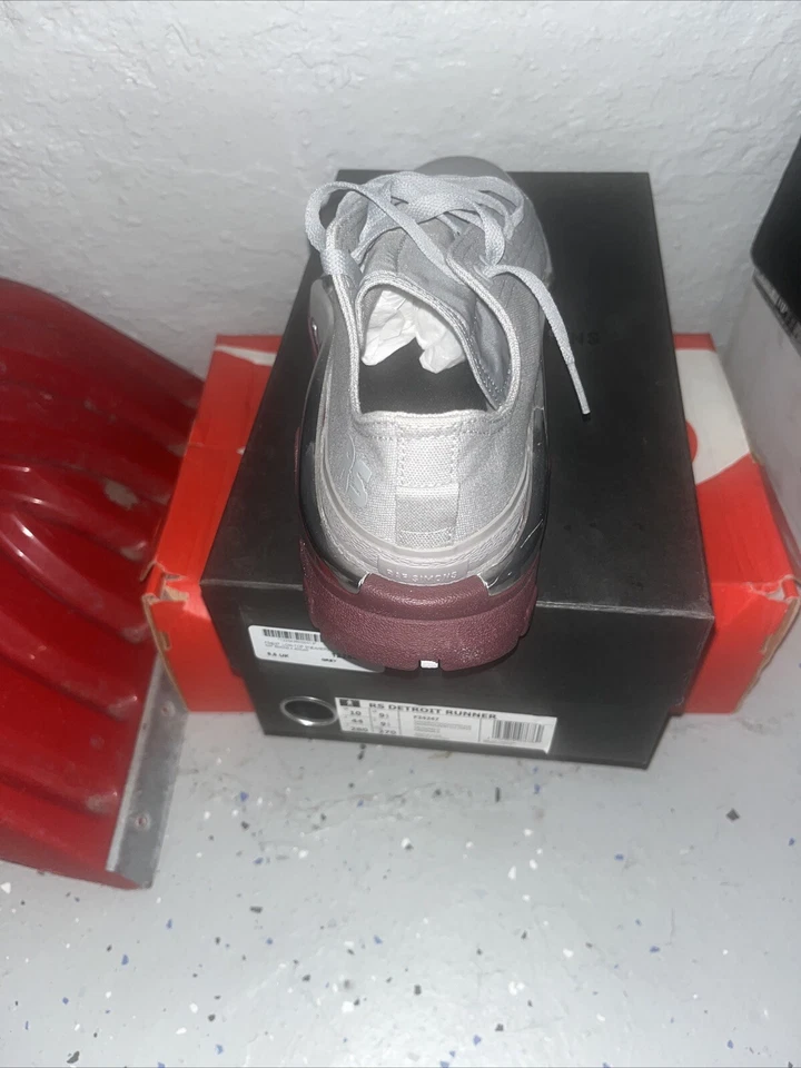 Cinza sólido/cinza sólido/marrom preço de varejo: US$ 420 data de lançamento: 16/08/2018 - Imagem 4 de 4