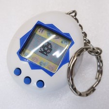 Tamagotchi Original V1 White English ver Vintage 1996 1997 Bandai Virtual Pet