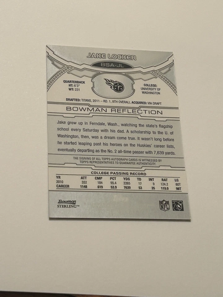 2011 BOWMAN CHROME JAKE LOCKER REFRACTOR AUTO ROOKIE RC TITANS GOLD /25 - Image 2 of 2