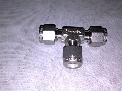 Swagelok SS-400-3  1/4'' Union Tee Fitting, 1/4'' x 1/4'' x 1/4''