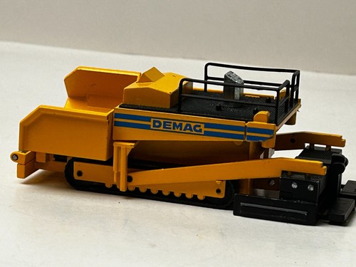 NZG No. 231 1/50th Scale Demag Road Paver with Box - Picture 14 of 17