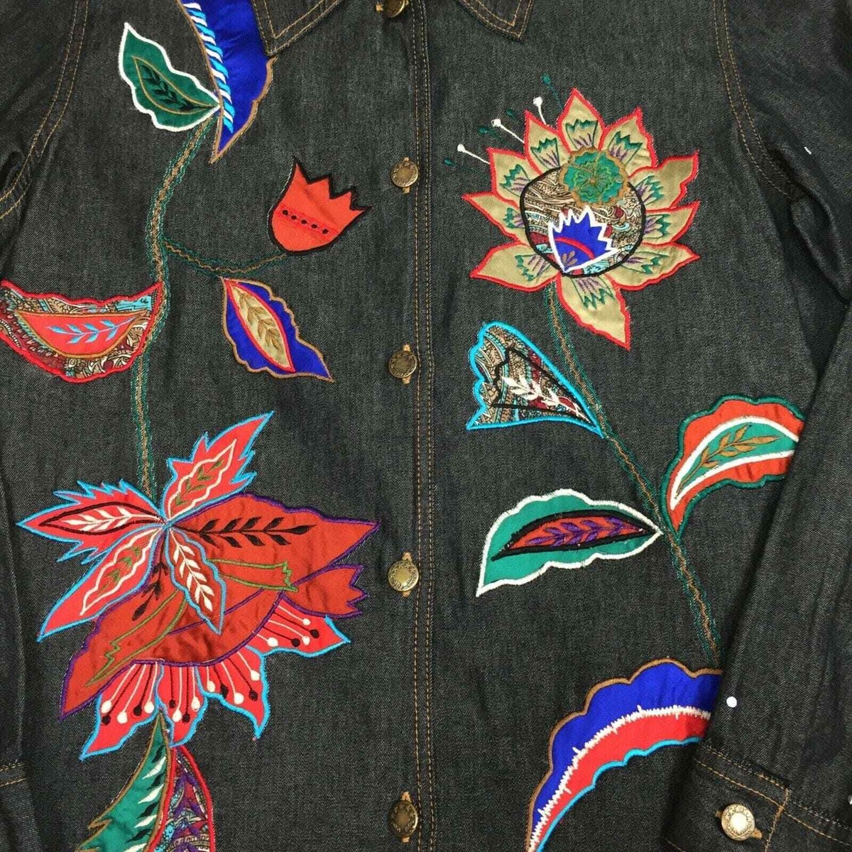 ジャケット・アウター AMERI MEDI VINTAGE FLOWER EMBROIDERY Ameri（アメリ）の「MEDI VINTAGE FLOWER EMBROIDERY SHIRT（ノー