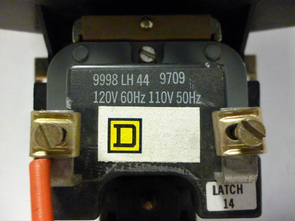 Schneider 8903LXO80 Mechanically Held Lighting Contactor - Image 2 of 4