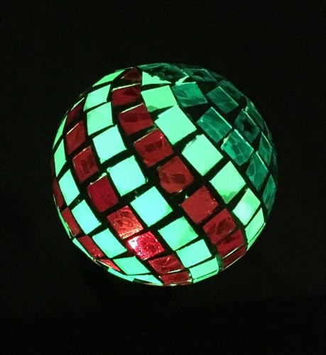 Solar USA Flag Glass Ball Garden Stake Color Change LED Light Outdoor Path Decor - Picture 10 of 12