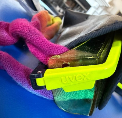 Uvex Motorcycle Glasses and Black Leather Gloves/4Pair of Each!